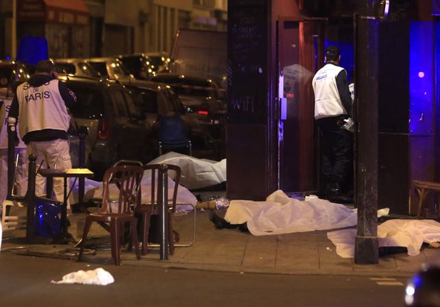 Mueren al menos 40 personas en tiroteos y explosiones simultáneos en París