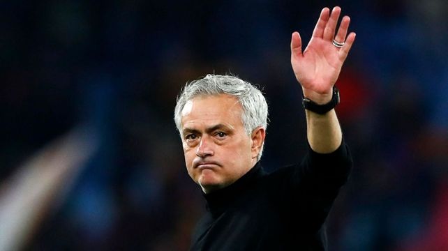 Adiós. El portugués José Mourinho dejó de ser el entrenador de Roma después de casi dos años al frente del conjunto italiano.