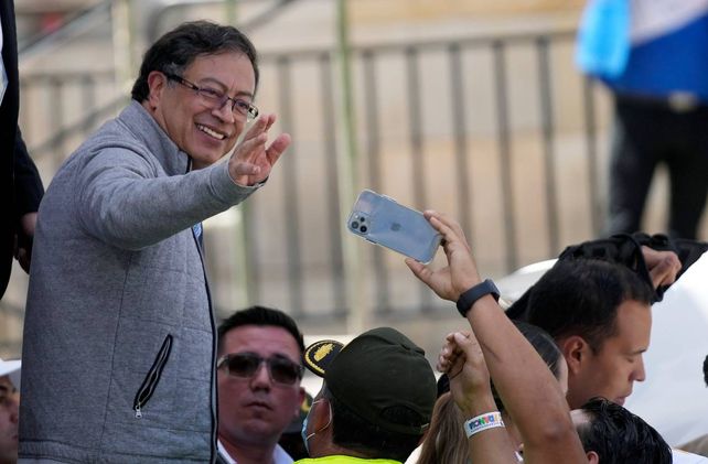 Gustavo Petro&nbsp; perseguido por el fantasma del asesinato de otros candidatos de izquierda en el pasado.