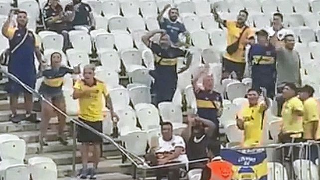 Conmebol sancionó a Boca por gestos y cánticos racistas.