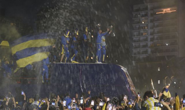 Central campeón: las imágenes de la fiesta gigante que el Canalla armó al pie del Monumento