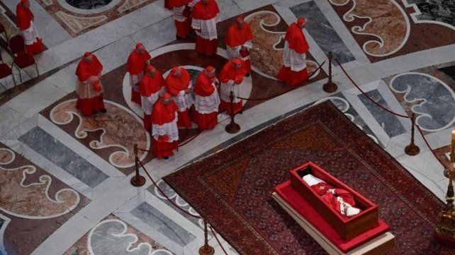 Los novendiales se realizan tras el funeral. Los novendiales se realizan tras el funeral.
