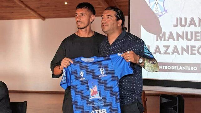 Juan Manuel Lazaneo en la presentación de su nuevo equipo.