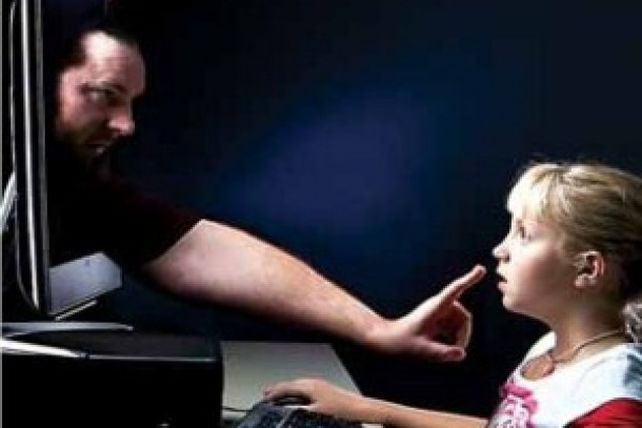 Reúnen 150.000 firmas en apoyo a una ley que penalice el acoso sexual por internet