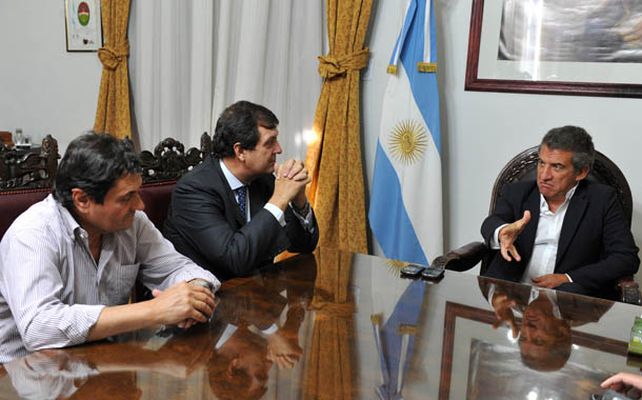 Harán una prueba piloto con paneles fotovoltaicos en frigorífico avícola