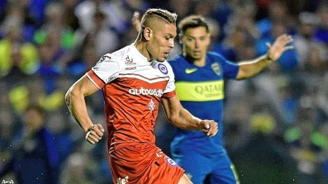 Colón le dio la bienvenida a Jonathan Sandoval este sábado en sus redes sociales.&nbsp;