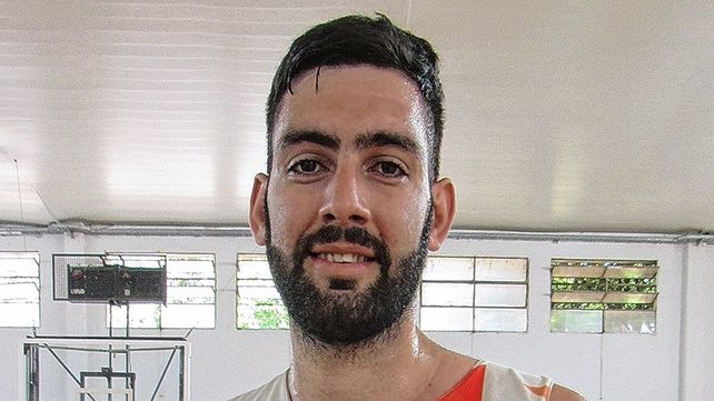 El interno Gian Franco Sinconi llega a Colón luego de su paso por el básquet de Bolivia.