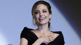 La actriz Angelina Jolie planearía extirparse también los ovarios
