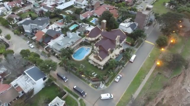 Un dron filmó la imponente mansión de Juárez