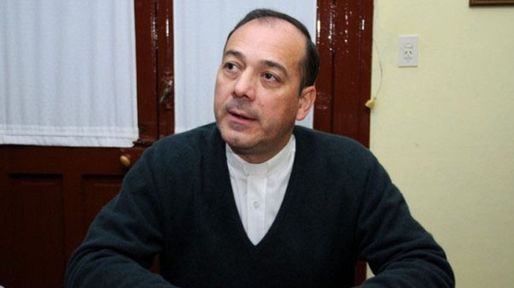 Denuncian a un cura que se negó a dar la comunión a nena con síndrome de Down
