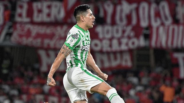 Emanuel Olivera termina su contrato con Atlético Nacional y en Colón empezaron a tomar nota de ello.
