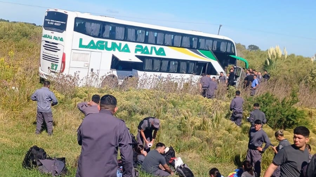 Siniestro fatal. En el micro de la empresa Laguna Paiva viajaba personal policial.