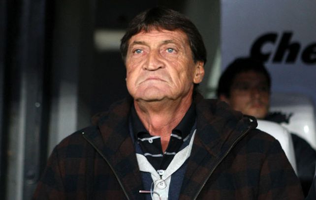 Julio César Falcioni tendrá una difícil misión en el club del sur bonaerense.