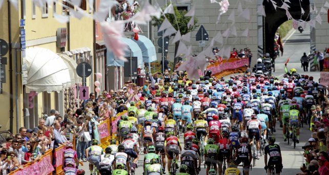 Giro de Italia  2016, durante tres semanas la competencia ciclista recorre el país europeo