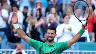 Novak Djokovic celebra la victoria en el Masters 1000 de tenis de Miami. El serbio ganó el torneo en seis ediciones.