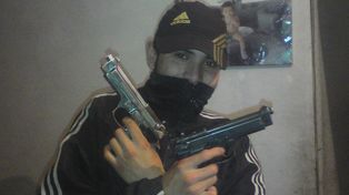 Jóvenes mendocinos se muestran armados en Facebook