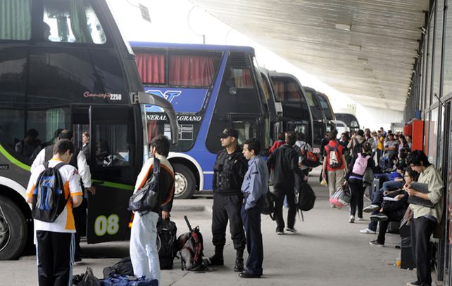 Desde el gremio denuncian que “hace tres meses que los conductores no cobran los 700 pesos acordados en enero.
