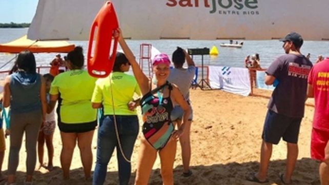desafío. Rindlisbacher se convirtió en una nadadora de aguas abiertas. Su meta es unir Argentina con Uruguay.