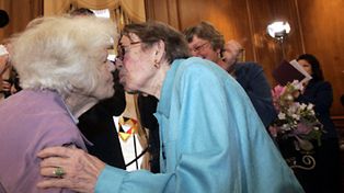 Hay simetr&iacute;as cerebrales entre gays y mujeres, y entre lesbianas y varones