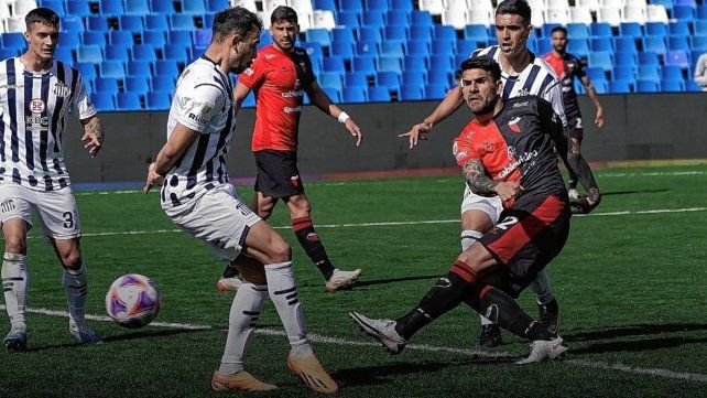 En Colón se vendría el cambio de 9 para visitar a Instituto