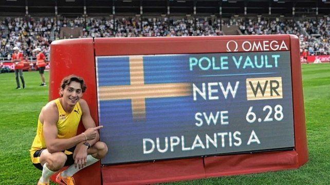 Armand Duplantis estableció un nuevo récord mundial en salto con garrocha Armand Duplantis estableció un nuevo récord mundial en salto con garrocha