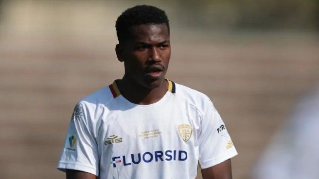 Conmoción en Italia: un futbolista de la Serie A está grave tras ahogarse en una pileta