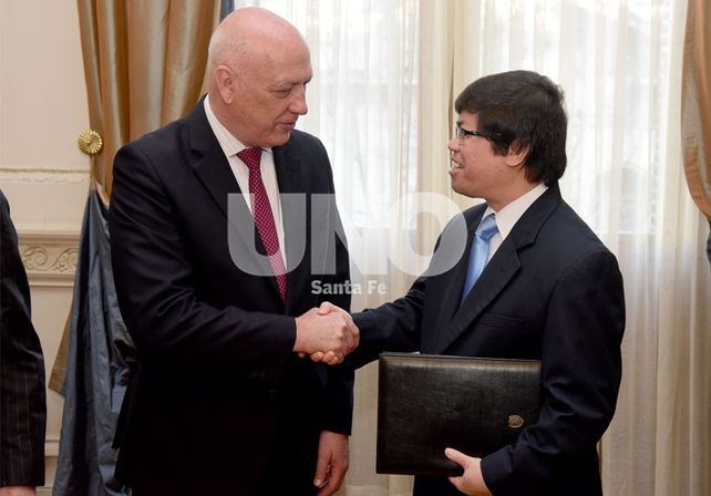 Bonfatti y el embajador de Indonesia dialogaron sobre el Puerto de Santa Fe