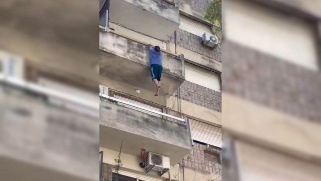 Javier B. tiene 31 años y se cayó de un balcón en Dorrego al 400.