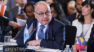 El embajador argentino en Chile, Jorge Faurie, quedó en el blanco de las críticas en el país trasandino.
