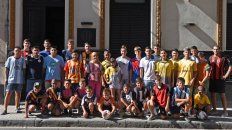 Vuelve el fútbol local: La actividad comienza con las divisiones inferiores a partir de las 11 y sigue mañana con el inicio del torneo Molinas y la Copa Santiago Pinasco. Vuelve el fútbol local: La actividad comienza con las divisiones inferiores a partir de las 11 y sigue mañana con el inicio del torneo Molinas y la Copa Santiago Pinasco.