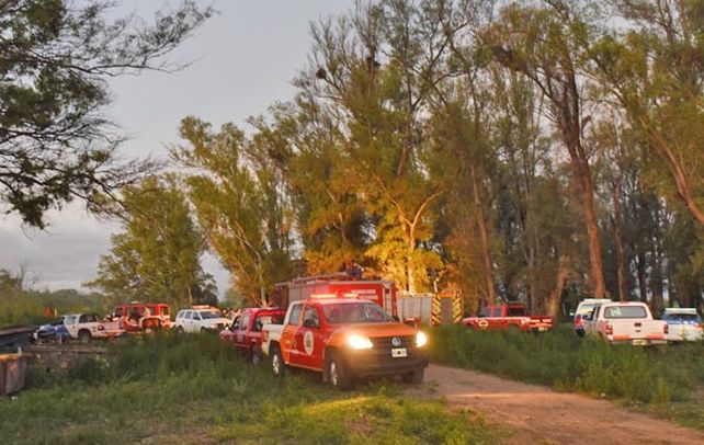 Hasta la noche. Policías y bomberos