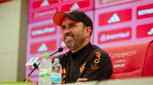 El Chacho Coudet durante la conferencia de prensa tras el empate de su equipo.