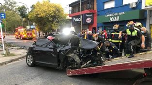 Alta velocidad y alcohol: dos hermanas muertas y tres heridos tras un violento choque