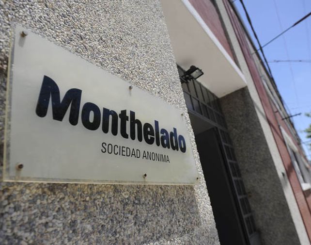El asalto fue cerca del mediodía en la planta de Vélez Sársfield al 1100. (Foto: H. Rio)