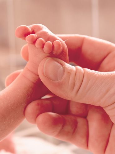 Cuidados centrados en el bebé y su familia: cómo cambió el modelo de atención neonatal