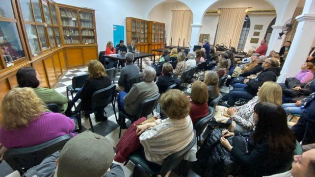 Alfio Acosta presentó en Paraná su libro sobre Raúl Alfonsín y el pensamiento democrático