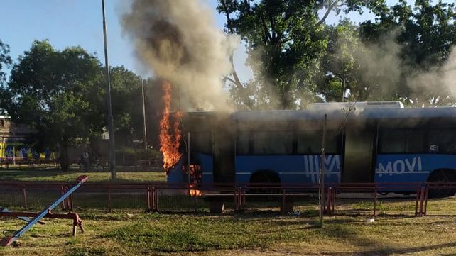 Un colectivo se incendió en la zona norte de la ciudad
