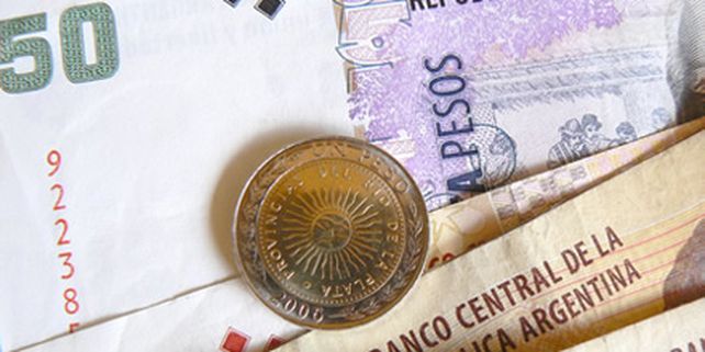 Un funcionario salte&ntilde;o devolvi&oacute; dinero que le pagaron de m&aacute;s