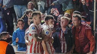 Unión le ganó muy bien a Oriente Petrolero y es único puntero del Grupo H