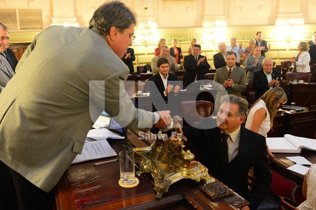 La salida de Bielsa sólo aportó más chispazos en Legislatura