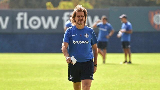 Rubén Insúa tiene en su cabeza repetir equipo en San Lorenzo para jugar el Clásico ante Huracán. Rubén Insúa tiene en su cabeza repetir equipo en San Lorenzo para jugar el Clásico ante Huracán.