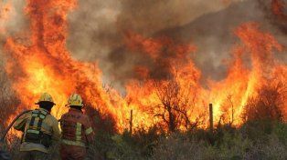 Con un nuevo foco, los incendios en Córdoba siguen fuera de control