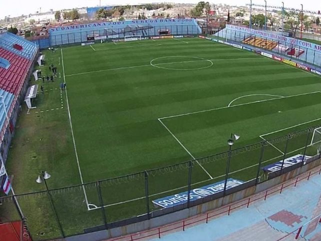 La cancha de Arsenal, el vacío lugar del clásico más pasional