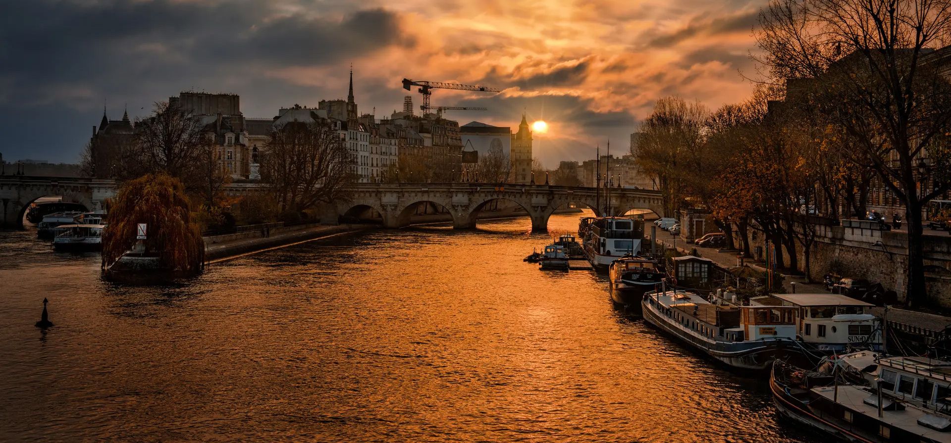 Una puesta de sol sobre el río Sena, París, Francia. Fotografía: Anadolu/Getty Images Una puesta de sol sobre el río Sena, París, Francia. Fotografía: Anadolu/Getty Images