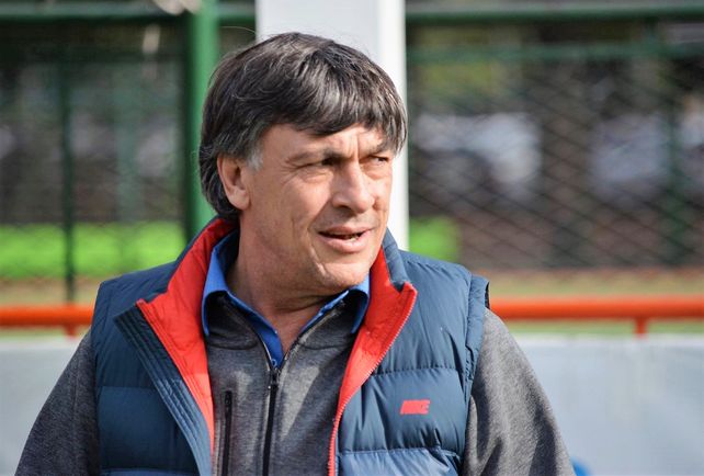 El exentrenador de Los Pumas es uno de los armadores de la Superliga Americana.