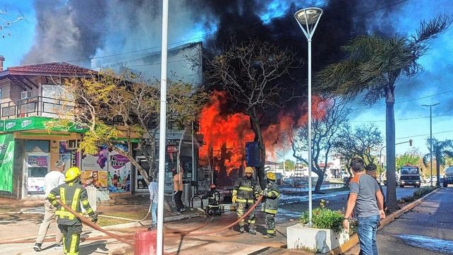Video: impresionante incendio en Federación