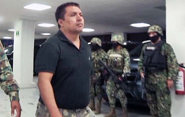 Detención. Imagen proveniente de un video filmado por la Marina el lunes pasado al aprehender al criminal.