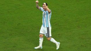 Puños en alto de Lionel Messi tras el gol con el que Argentina se puso en ventaja ante Cabo Verde.