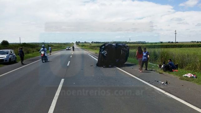 Un hombre murió al volcar su auto en la ruta 26