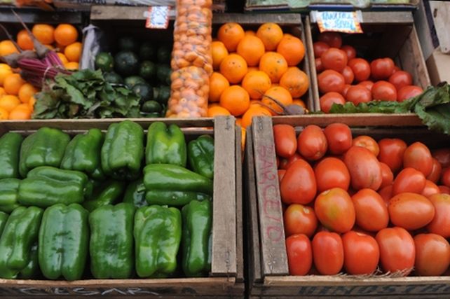 polémica. Un relevamiento provincial detectó la presencia de agroquímicos en el 30% de las verduras y frutas analizadas.